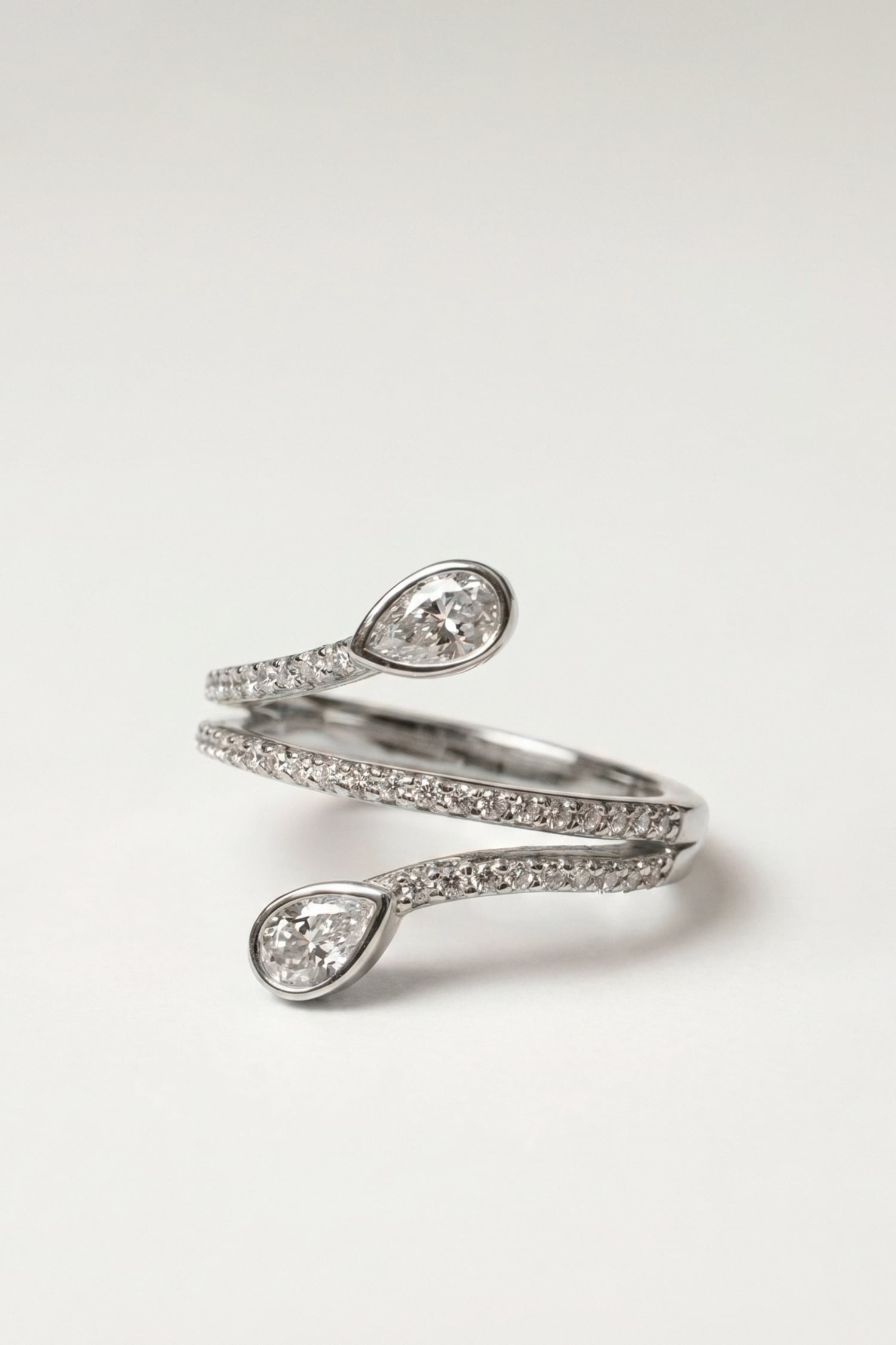 Amara Ring.