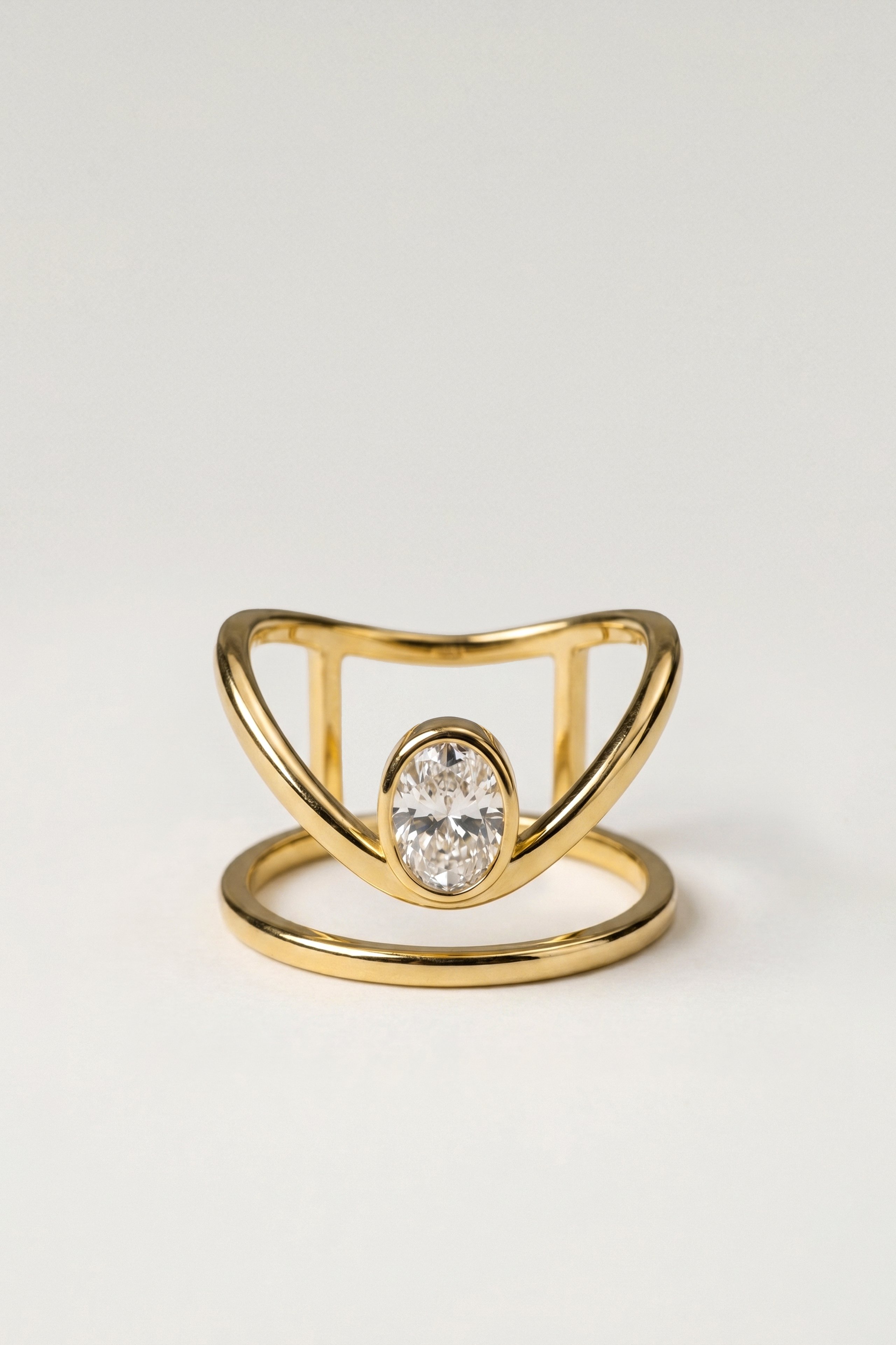 Aurel Ring.