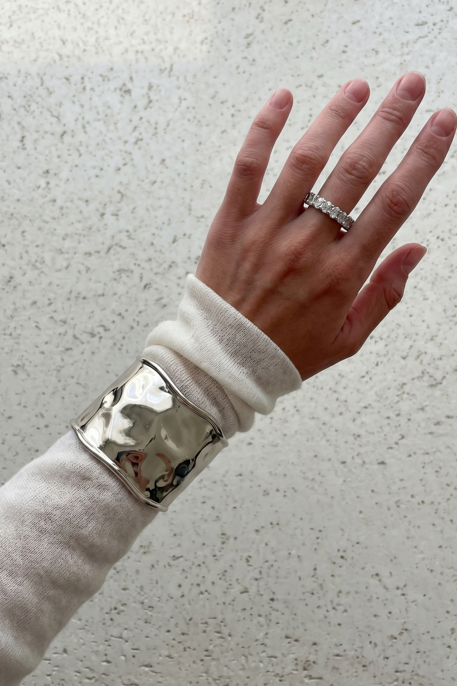 Severine Cuff./ Silver