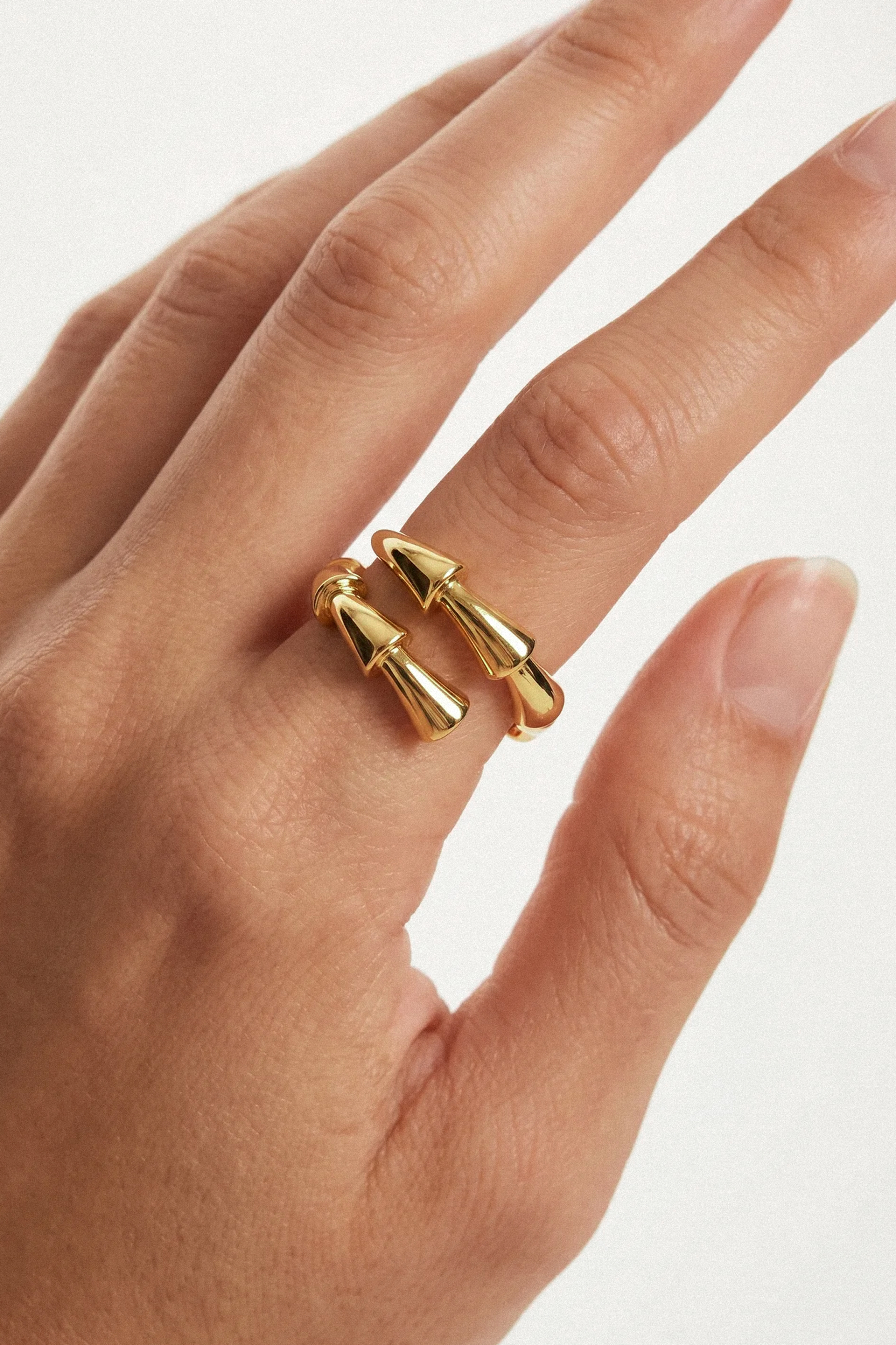 Chica Ring.