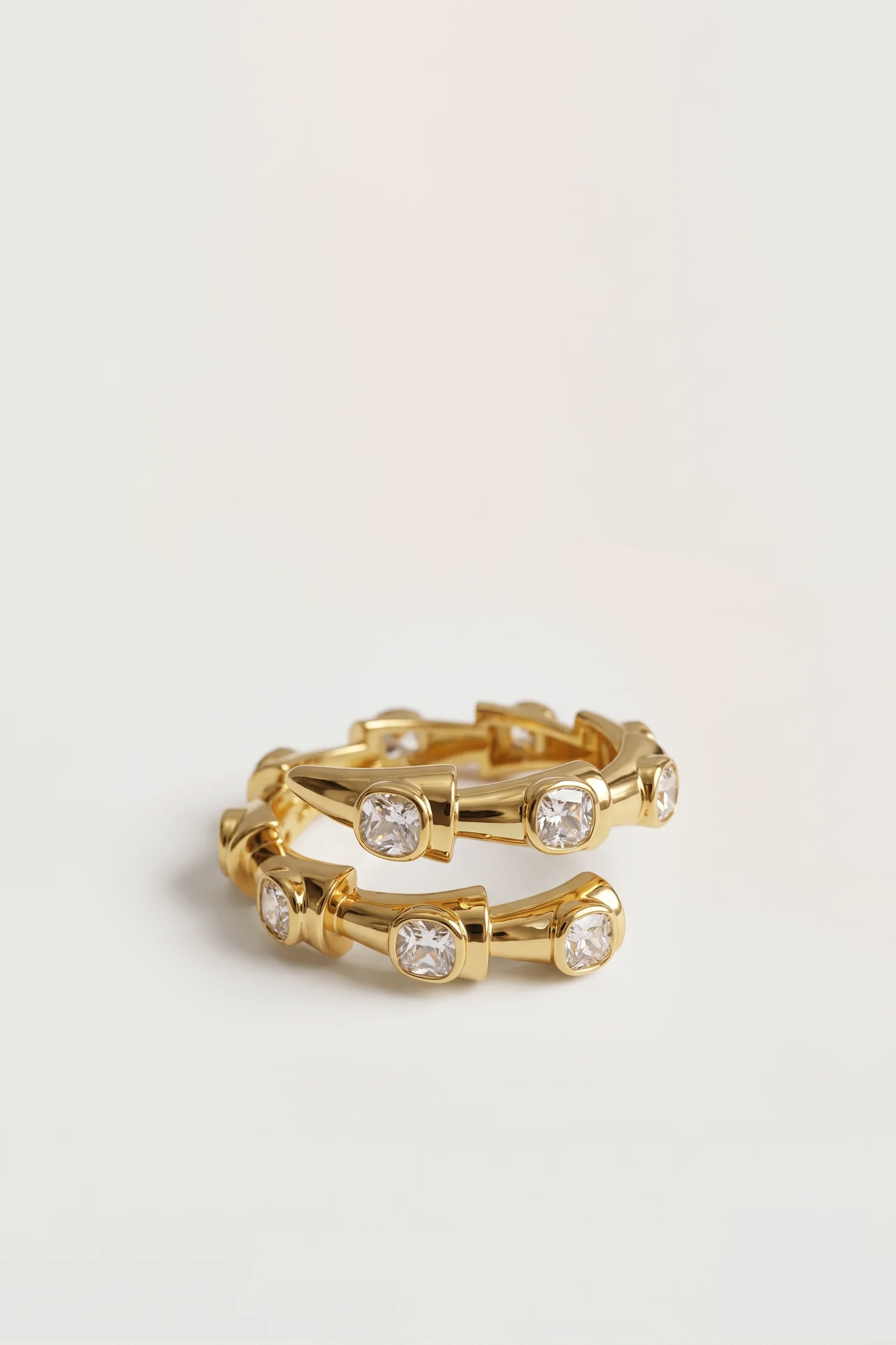 Chica Ring.
