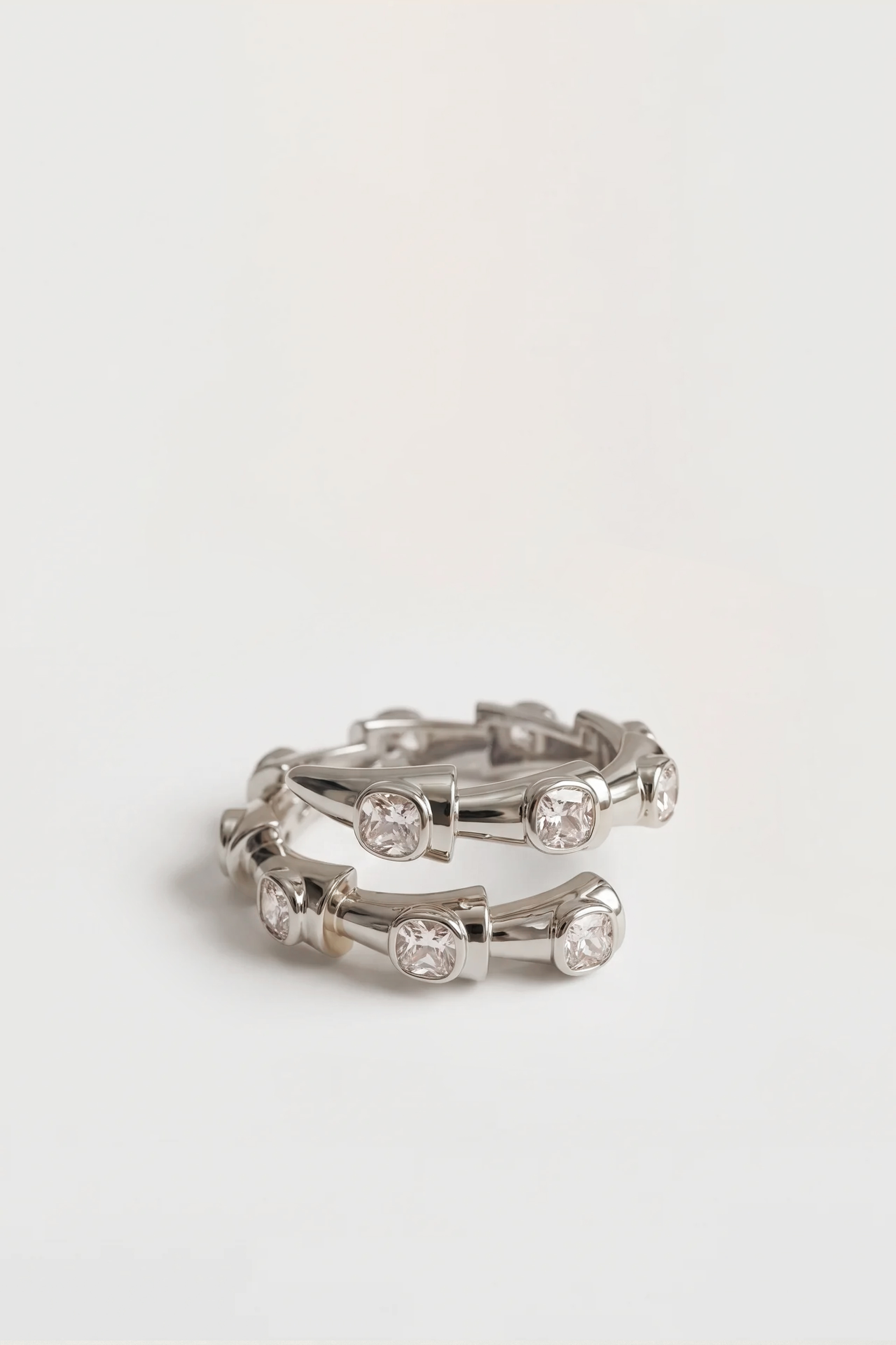 Chica Ring.
