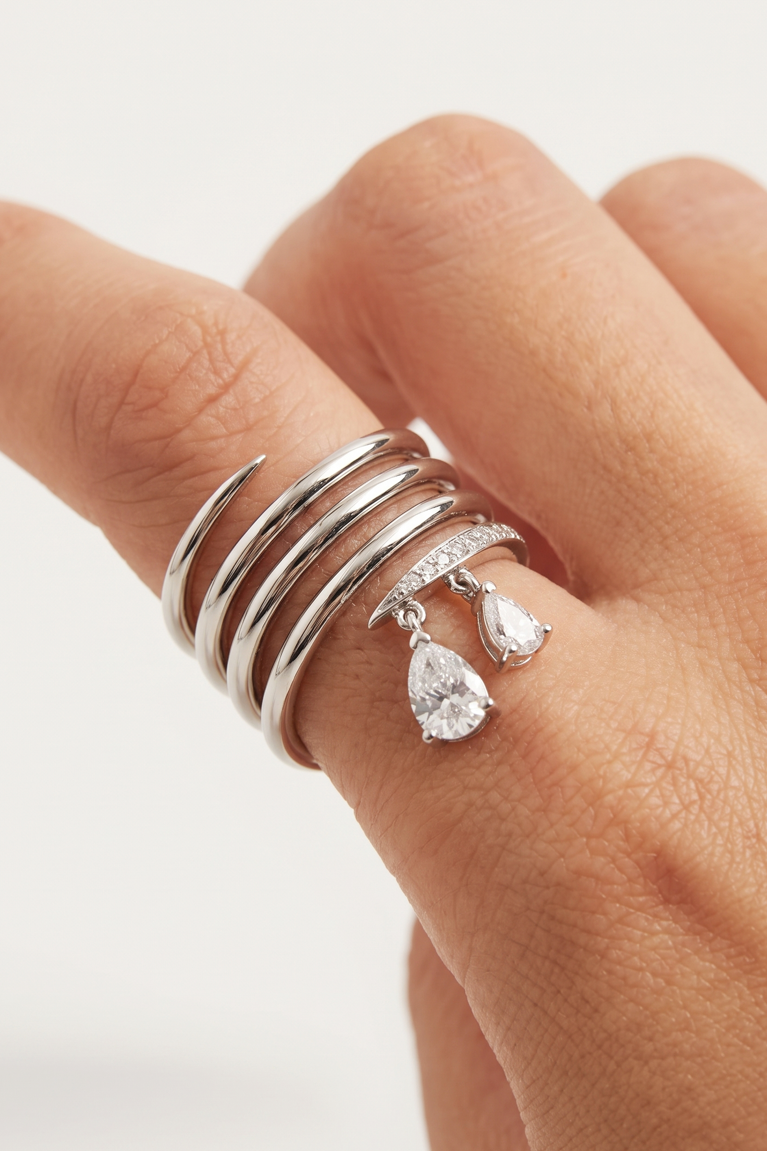 Dessa Paved Ring.