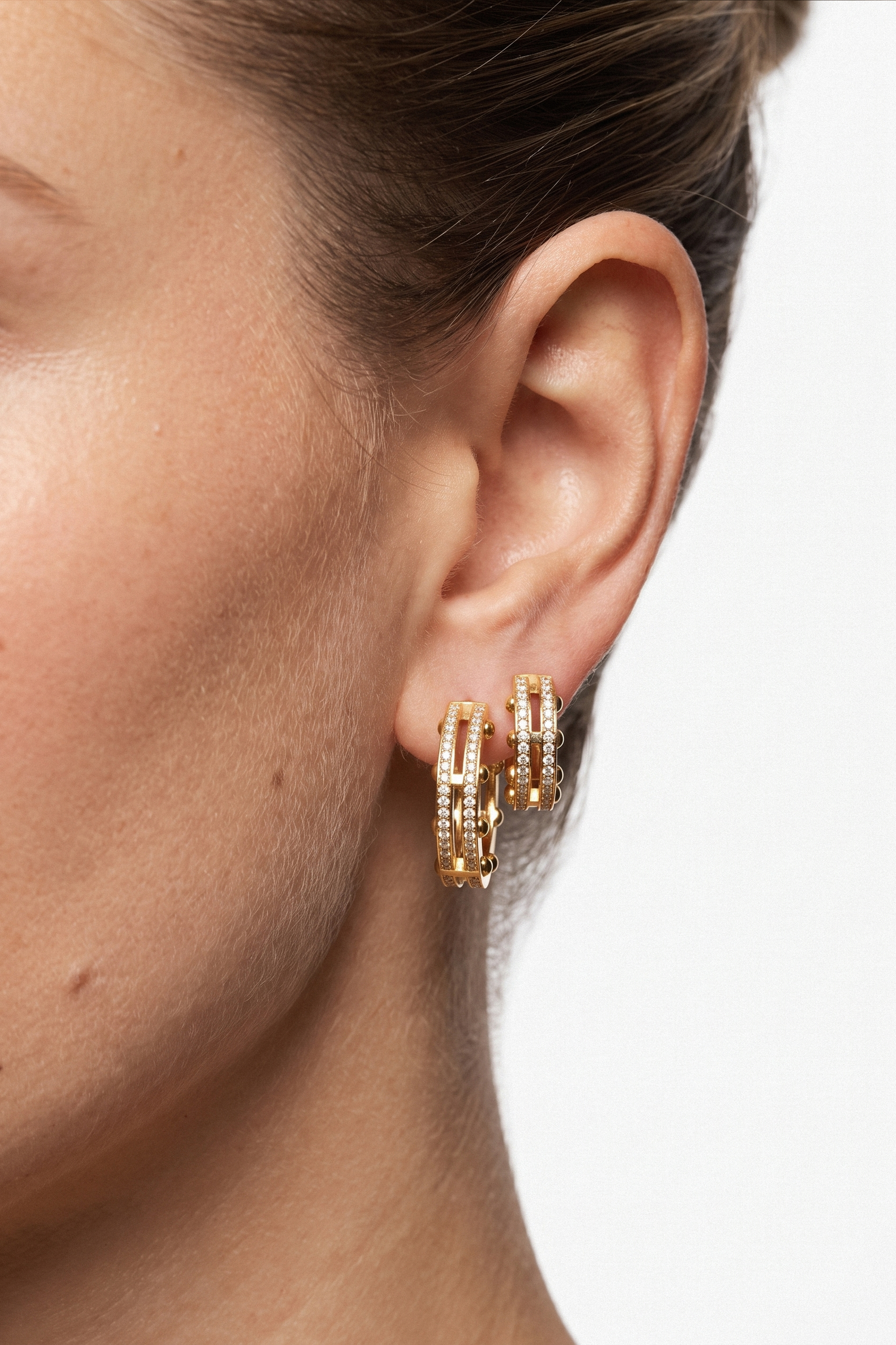 Ezra Hoops.