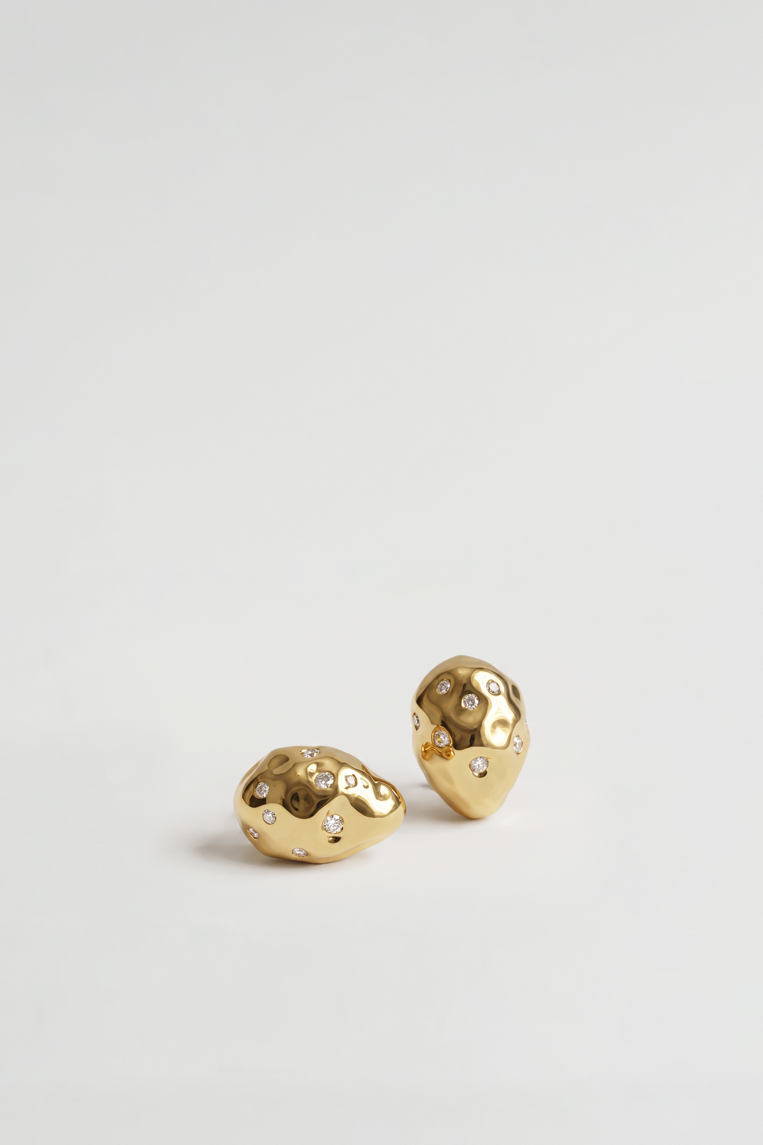 Gur' Studs/ xs.