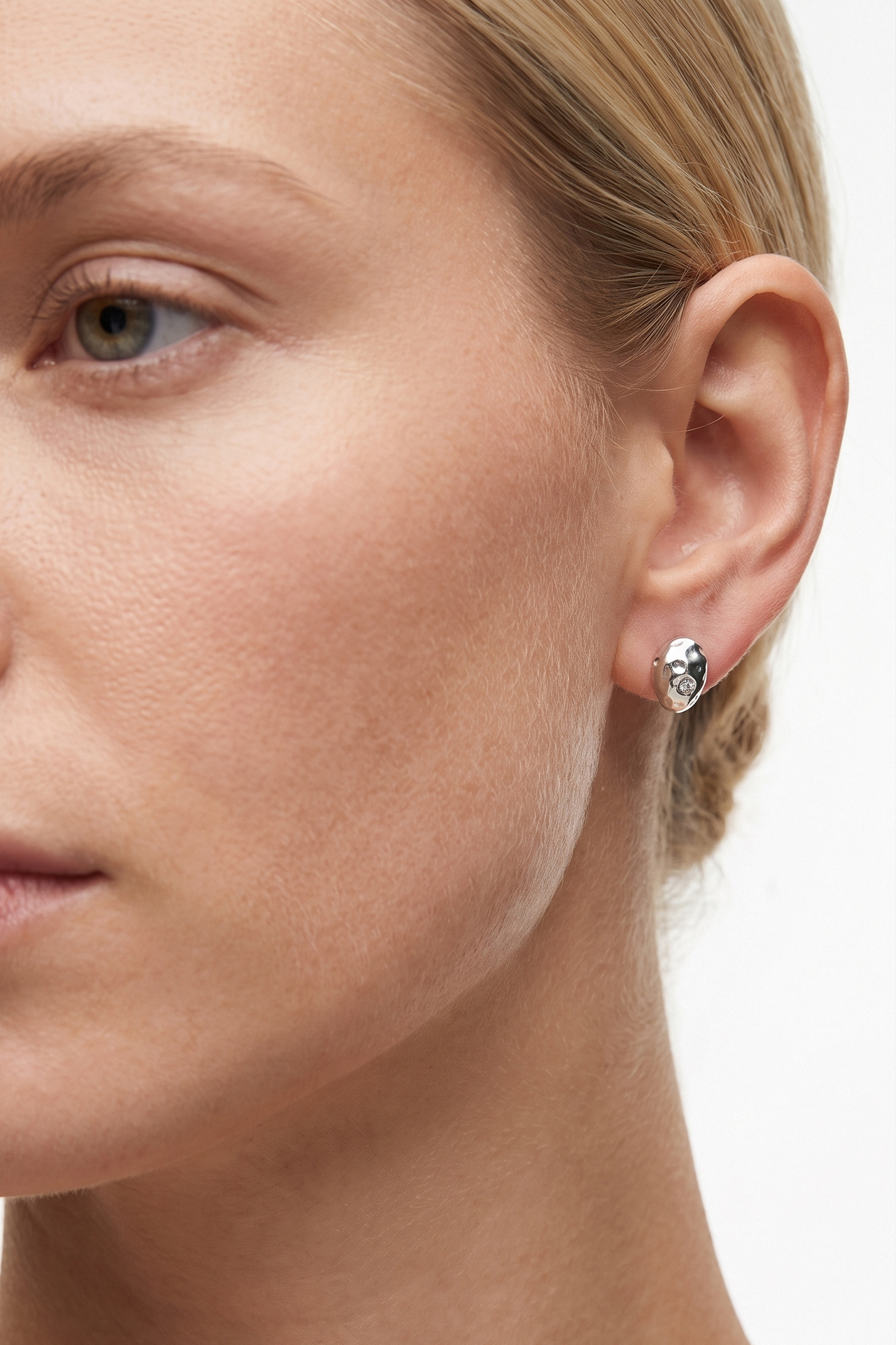 Gur' Studs/ xs.